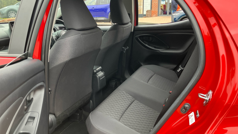 Toyota Yaris 1.5 Hybrid Design 5dr CVT Hybrid Hatchback